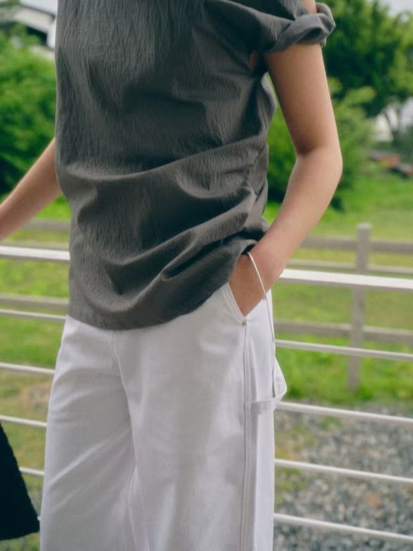 扭結裸肩上衣 韓流行女裝,設計師女裝,女裝,一字領,棉織,無袖上衣,單品,無袖上衣,裸肩上衣,露肩,極簡,廂型,歐美風