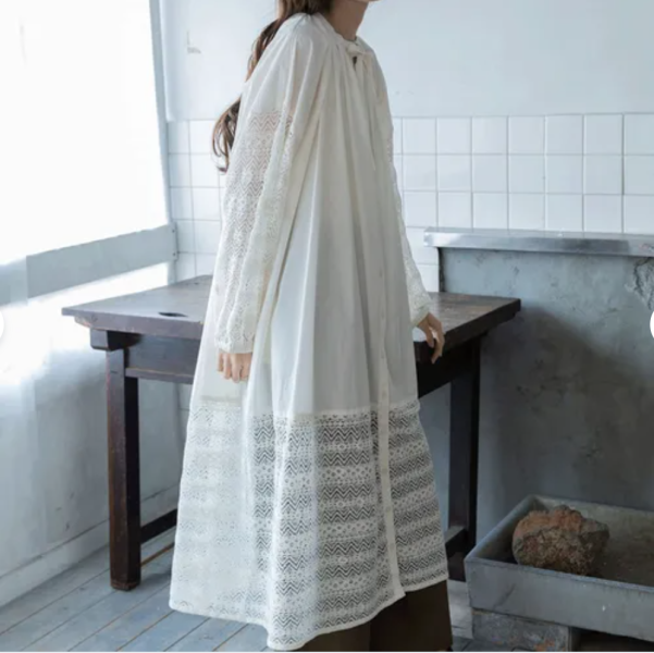 棉質蕾絲罩衫 韓流行女裝,日系女裝,女裝,寬鬆感,秋冬,大人系,女人味,春夏洋裝,蕾絲拼接,材質拼接,蕾絲洋裝,白色洋裝,長袖洋裝