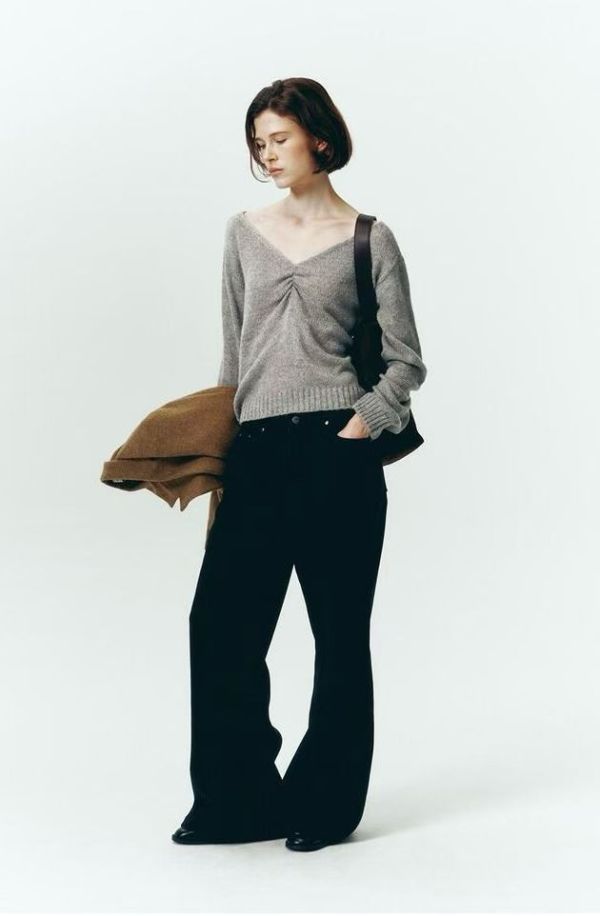 大Ｖ領針織上衣 日韓流行女裝,cardigan,針織上衣,女人味,性感,短版針織上衣,深Ｖ,開襟衫,女性主義,優雅,露背,歐美風