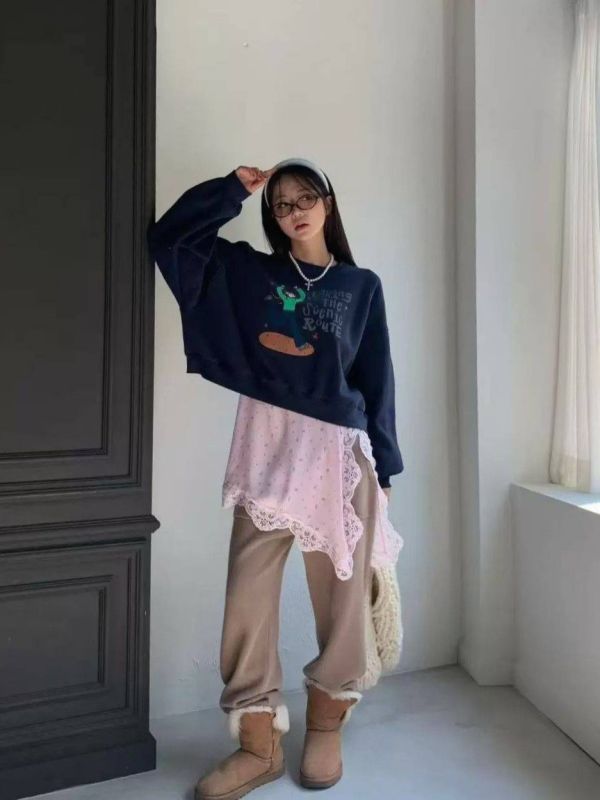 內磨毛短版童趣Ｔ 日系,韓流行女裝,保暖上衣,梭織,厚磨毛,大學Ｔ,卡通,實用,基本款,中性,休閒風,