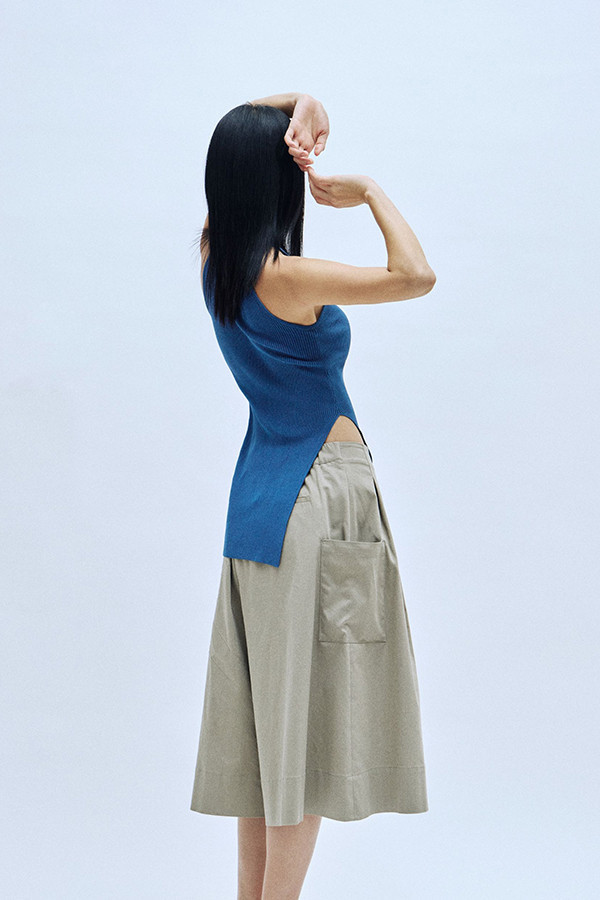 削肩針織背心 韓流行女裝,設計師女裝,女裝,無袖線衫,不對稱,夏季,針織衫,不規則,運動風,tanktop,個性,削肩,針織背心