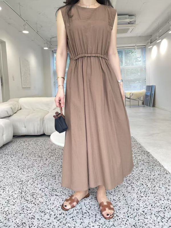 腰部彈性抽皺洋裝 韓流行女裝,設計師女裝,女裝,洋裝,休閒洋裝,夏季洋裝,單品,無袖洋裝,高腰,涼感素材,明亮色,腰身