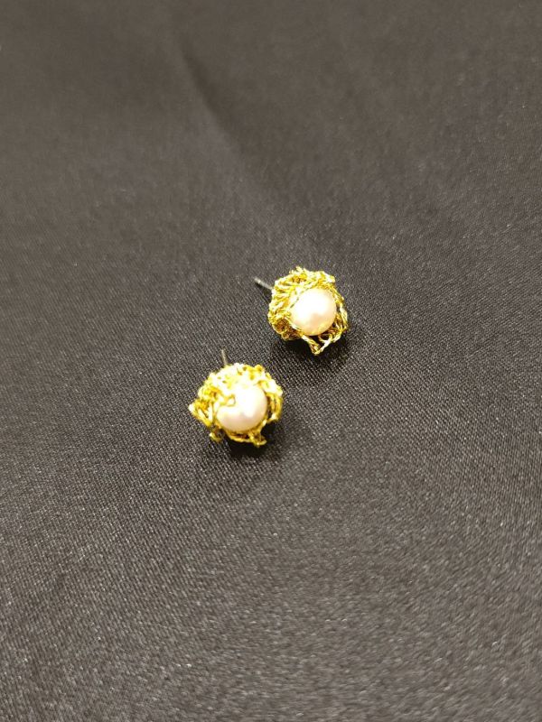 花苞珍珠耳環 流行飾品,上班族, 手作飾品,耳環,飾品,小耳環,單顆珍珠,花苞,編織飾品,手工飾品