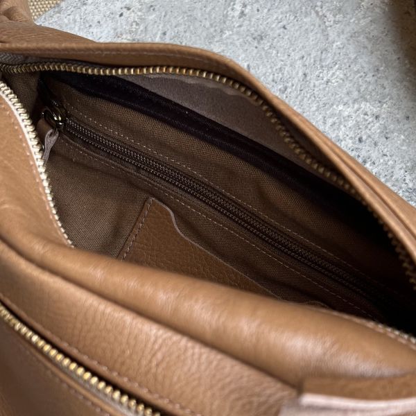 大容量胸包-金棕 