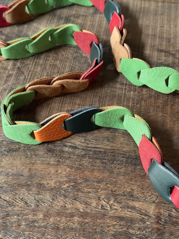 我愛。背帶-官網限定彩色14-草地上的紅鼻子魯道夫 