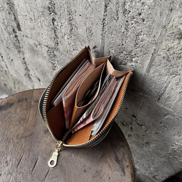 多夾層L形拉鍊短夾-麋鹿蜜糖 