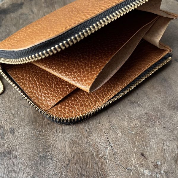 多夾層L形拉鍊短夾-麋鹿蜜糖 