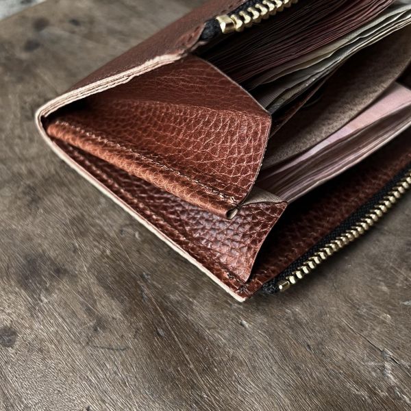 多夾層L形拉鍊短夾-麋鹿焦糖 