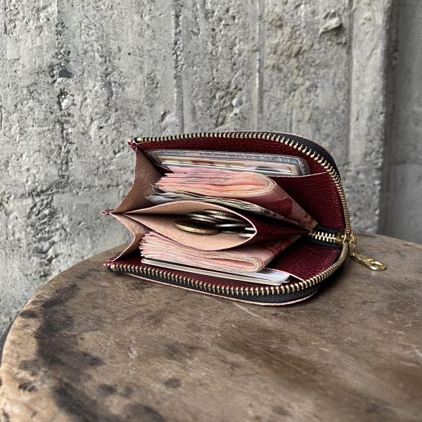 多夾層L形拉鍊短夾-麋鹿暗紅 