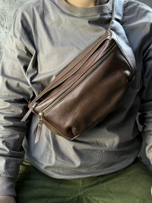 大容量胸包-茶棕 