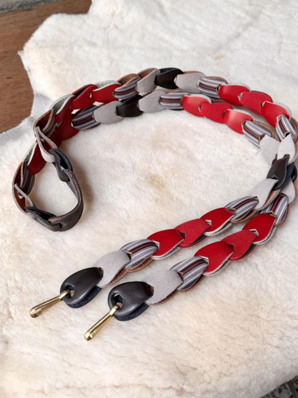 我愛。背帶-官網限定彩色5-穿條紋襪的小矮人 