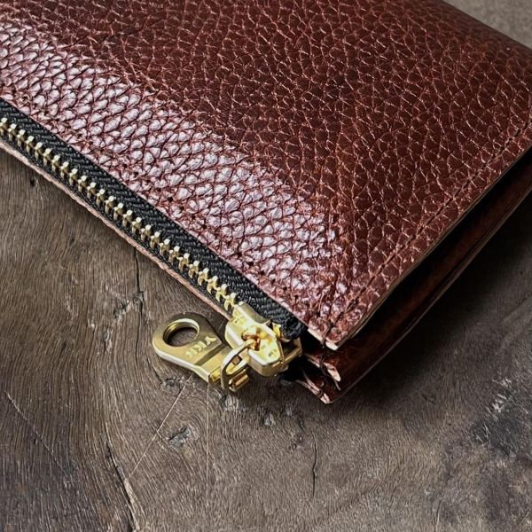 多夾層L形拉鍊短夾-麋鹿焦糖 