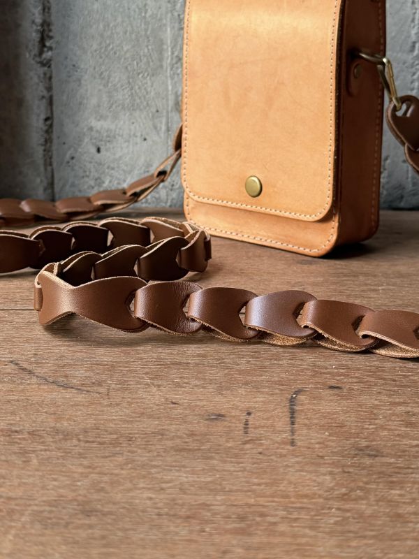 我愛。背帶-咖啡 