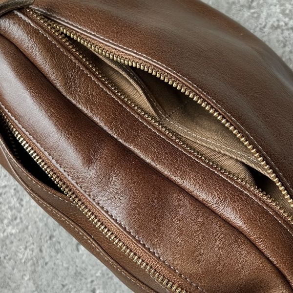 大容量胸包-茶棕 