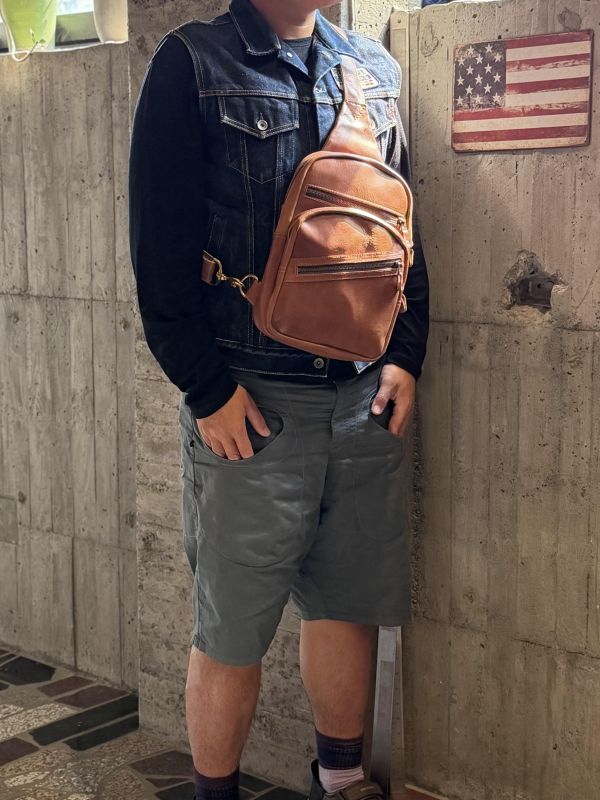 單肩斜背包-咖啡 