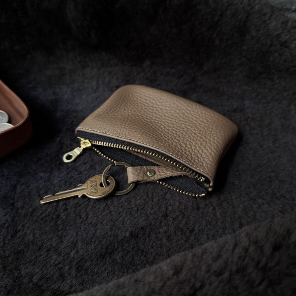 鹿皮拉鍊鑰匙包-摩卡棕 