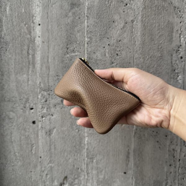 鹿皮拉鍊鑰匙包-摩卡棕 