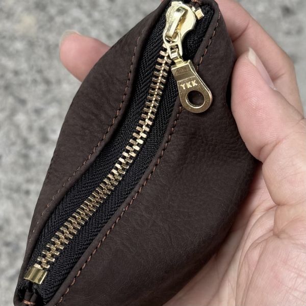 鹿皮拉鍊鑰匙包-松露巧克力 