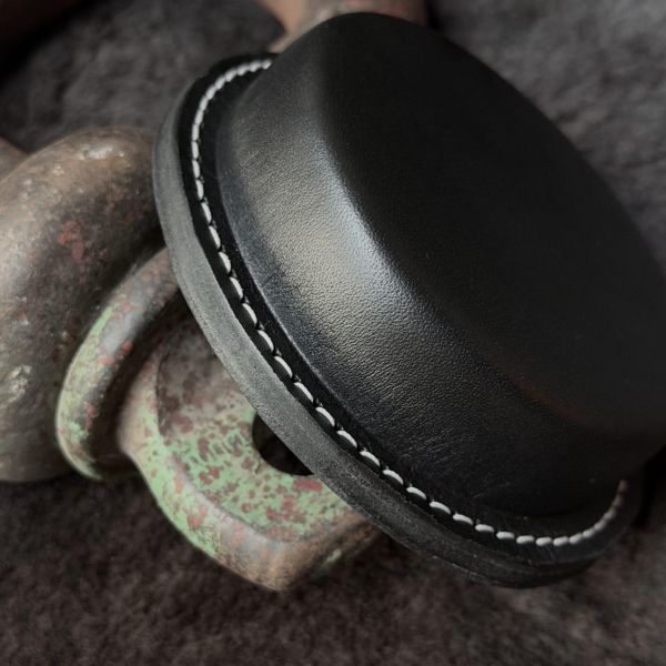 皮革紙鎮-沈穩黑 