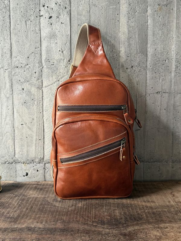單肩斜背包-栗棕 