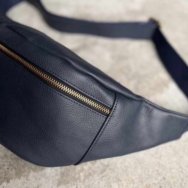 胸包-海軍藍荔枝 