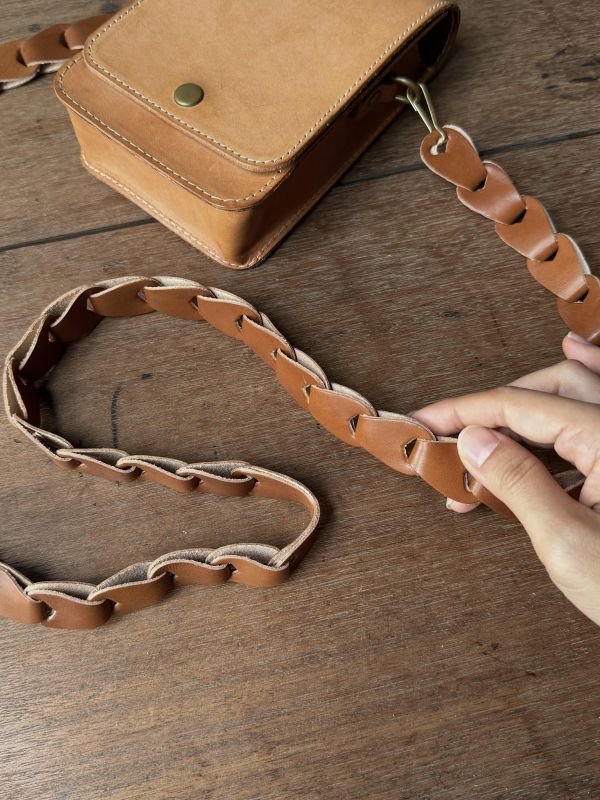 我愛。背帶-經典棕 