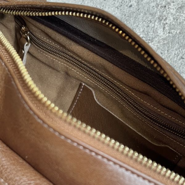 大容量胸包-茶棕 