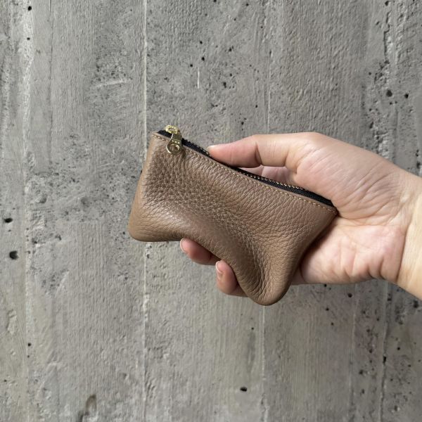 鹿皮拉鍊鑰匙包-摩卡棕 