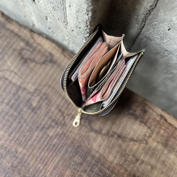 多夾層L形拉鍊短夾-麋鹿墨綠 