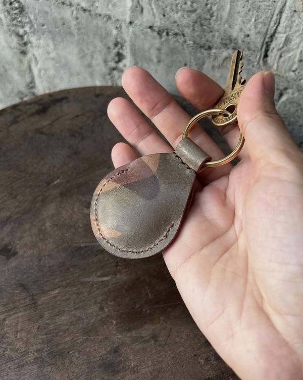 迷彩AirTag磁扣皮套-沙漠灰 