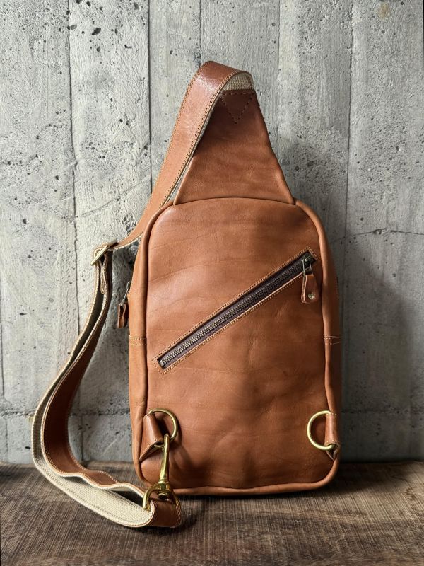 單肩斜背包-咖啡 