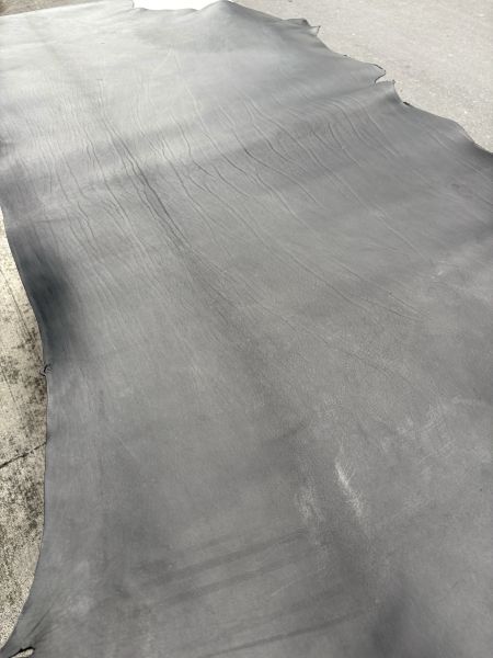 黑色-義大利多脂植鞣頭頸皮 