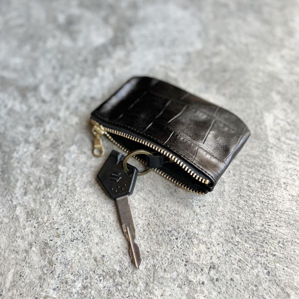 拉鍊鑰匙包-黑鱷魚 