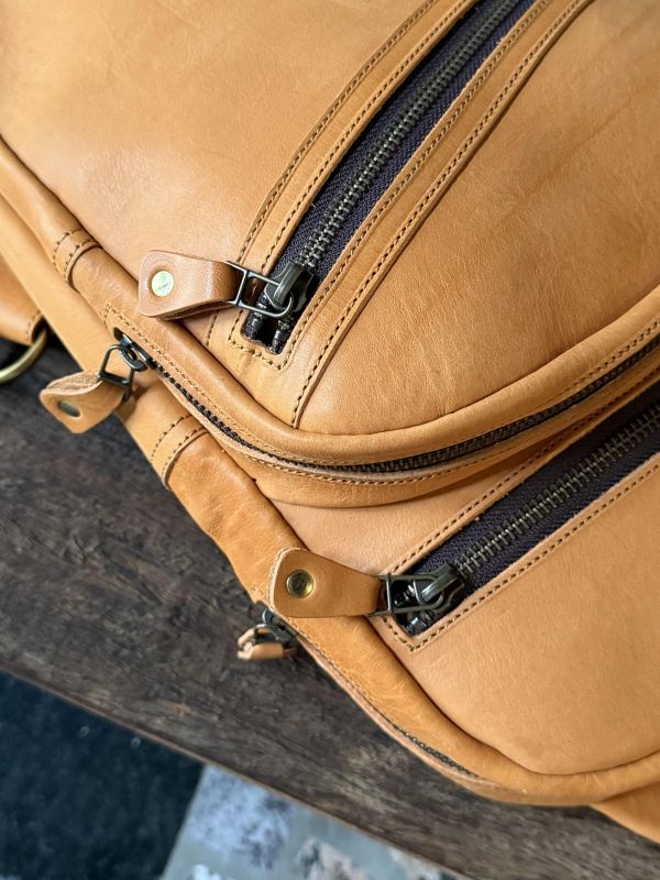 單肩斜背包-淺棕 