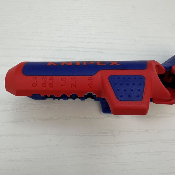 Knipex 16 95 03 SB ErgoStrip PV 太陽能剝線鉗 Knipex 16 95 03 SB ErgoStrip® PV 太陽能剝線鉗