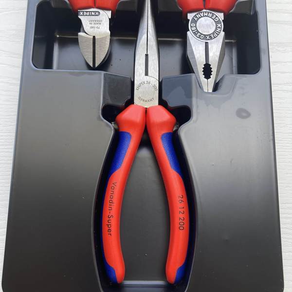 Knipex 00 20 11 鉗子三件組 鋼絲鉗、斜口鉗、尖嘴鉗 德國 Knipex 00 20 11 鉗子三件組(鋼絲鉗、斜口鉗、尖嘴鉗)