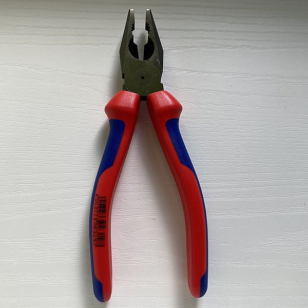 Knipex 03 02 180 鉗子 Knipex 03 02 180 鉗子