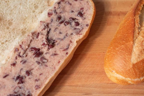 萬丹紅豆牛奶麵包（紅配綠） 萬丹紅豆,屏東紅豆,小農麵包,維也納牛奶麵包,高垂琮,宅配,團購,台北,冰心軟法,維也納麵包,紅豆麵包,牛奶麵包,法蘭司烘焙