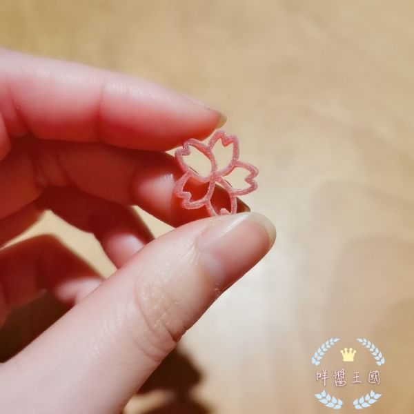 甜菜根櫻花磨牙餅 