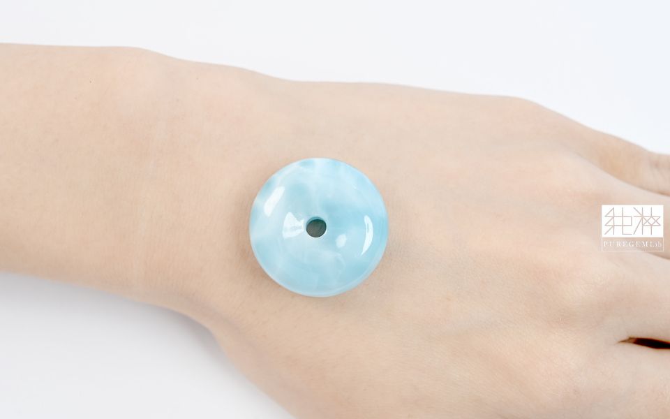 近乎全美級 / 頂級天然全玉化拉利瑪平安扣 拉利瑪,海紋石,Larimar,藍色針鈉鈣石,多明尼加共和國,亞特蘭提斯之石