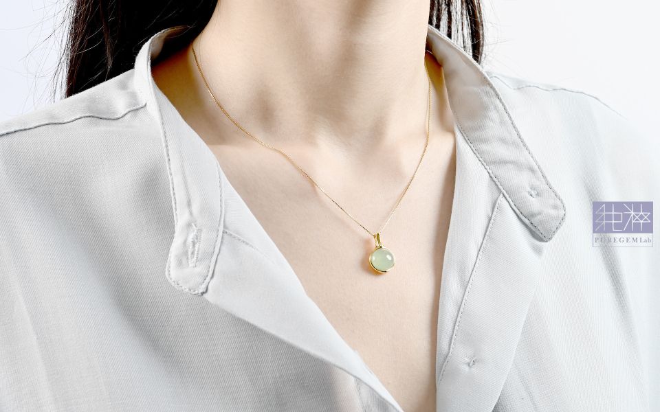 純粹寶石實驗室認證 / 頂級天然緬甸A貨果陽綠翡翠墜 翡翠,玉,硬玉,jade,紫翡,黃翡,紅翡,陽綠,老坑,冰種,手鐲,平安扣,無事牌,緬甸,A貨