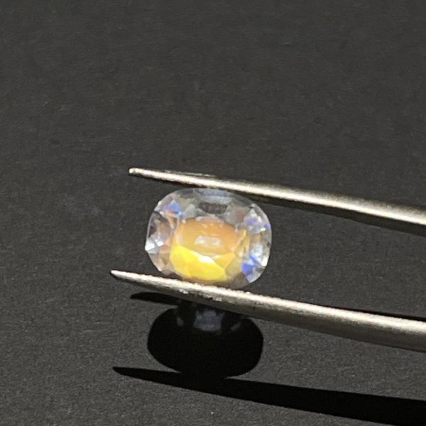 頂級馬達加斯加月光石橢圓琢型裸石2.94ct 