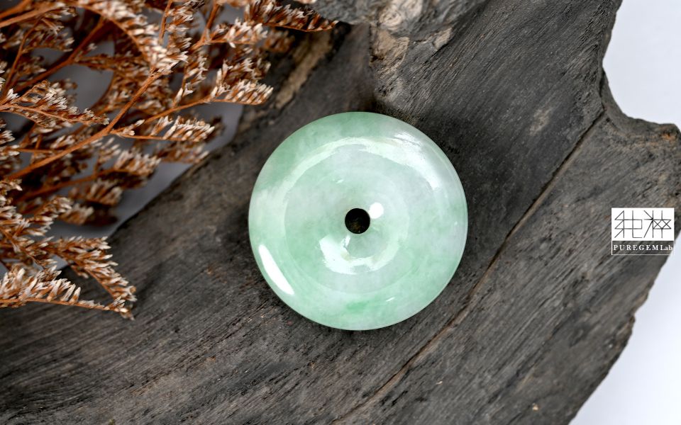 純粹寶石實驗室認證 / 頂端天然A貨飄陽綠翡翠平安扣 翡翠,玉,硬玉,jade,紫翡,黃翡,紅翡,陽綠,老坑,冰種,手鐲,平安扣,無事牌,緬甸,A貨,Jadeite(Jade)