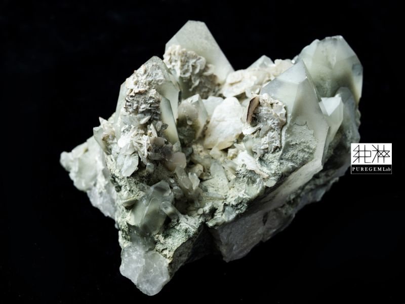 頂級稀少天然千層白幽靈金字塔晶簇 幽靈水晶,幻影水晶,異象水晶,綠幽靈,紅幽靈,白幽靈,金字塔 Phantom Crystal、Ghost Crystal
