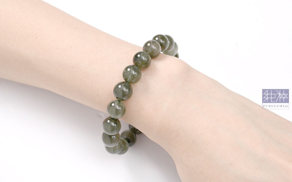 頂級天然抹茶濃綠色綠髮晶手珠 綠髮晶,綠兔毛髮晶,Quartz with Actinolite inclusions