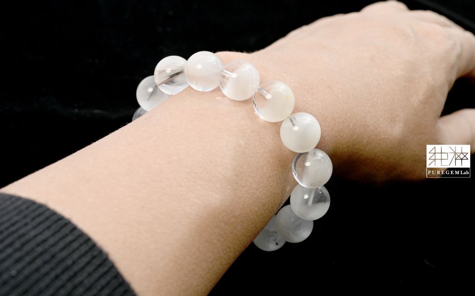 頂端高淨體高火光白兔毛髮晶手珠 髮晶,白髮晶,銀髮晶,白兔毛髮晶,Quartz with Inclusions