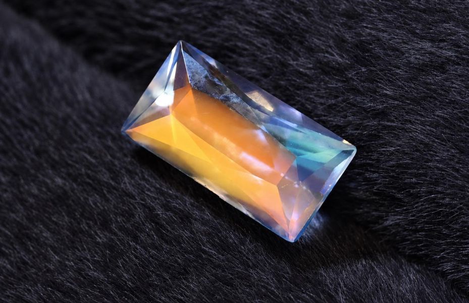 頂級馬達加斯加月光石長矩形琢型裸石 3.26ct 
