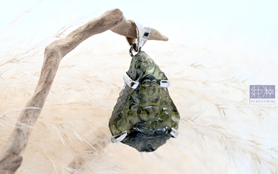 純粹寶石實驗室認證 / 頂端天然捷克隕石佛公純銀墜 捷克隕石,Moldavite,莫爾道玻隕石,天然玻璃隕石,捷克共和國