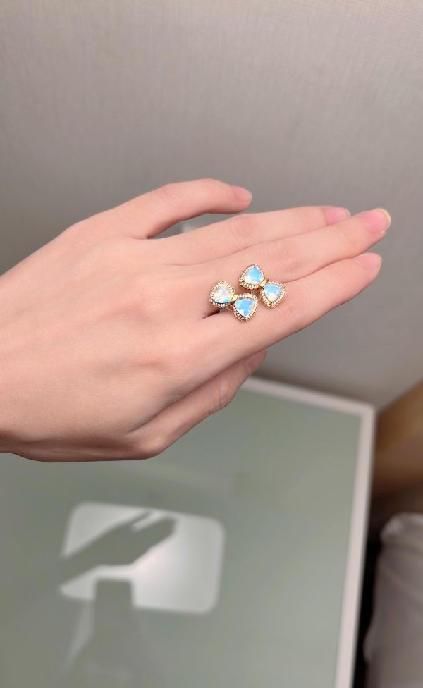頂級強藍暈玻璃體月光石18K鑽石蝴蝶結耳環 