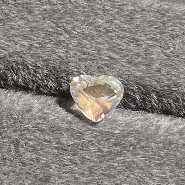 頂級馬達加斯加月光石愛心琢型裸石2.29ct 